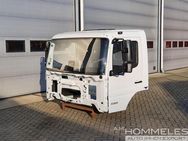 Pare-soleil Sonnenblende Mercedes Atego mit Halterung d'occasion en vente,  7269959 ➤ Truck1 France!