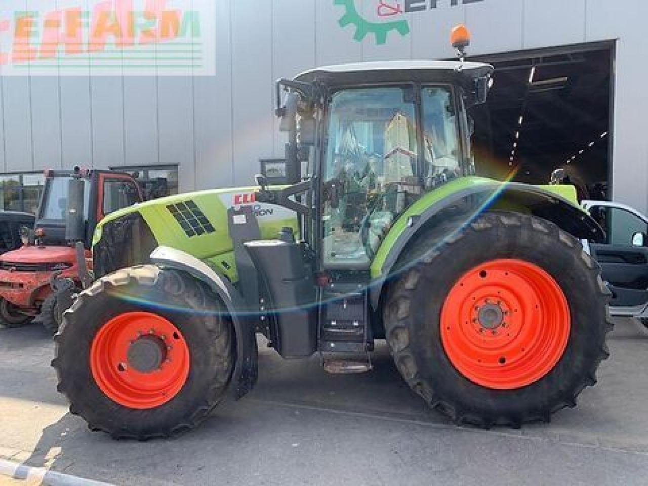 Traktor CLAAS arion 650 cebis hexa mit fronthydraulik + zapfwe