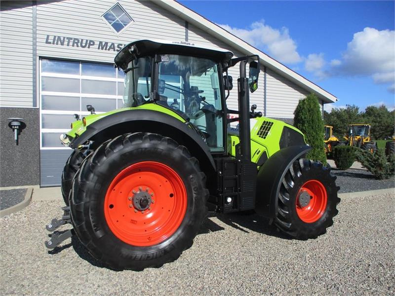 Traktor Claas Axion 830 Med frontlift og luft anlæg.