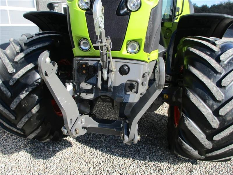 Traktor Claas Axion 830 Med frontlift og luft anlæg.