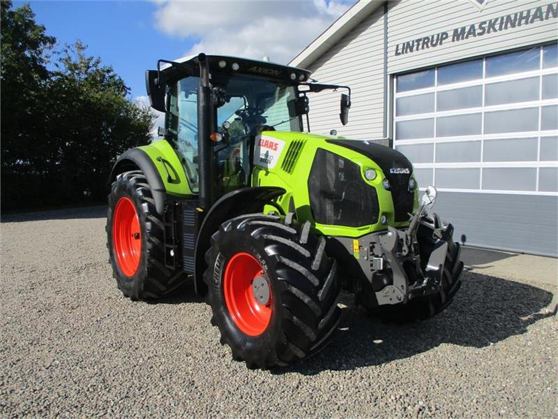 Traktor Claas Axion 830 Med frontlift og luft anlæg.