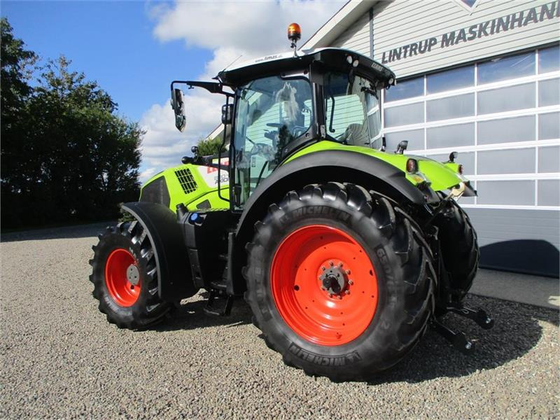 Traktor Claas Axion 830 Med frontlift og luft anlæg.